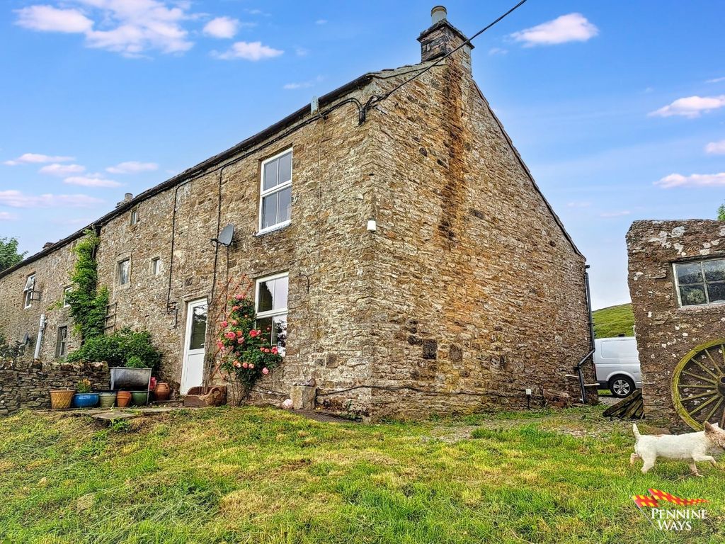 Property photo 2 of 34
