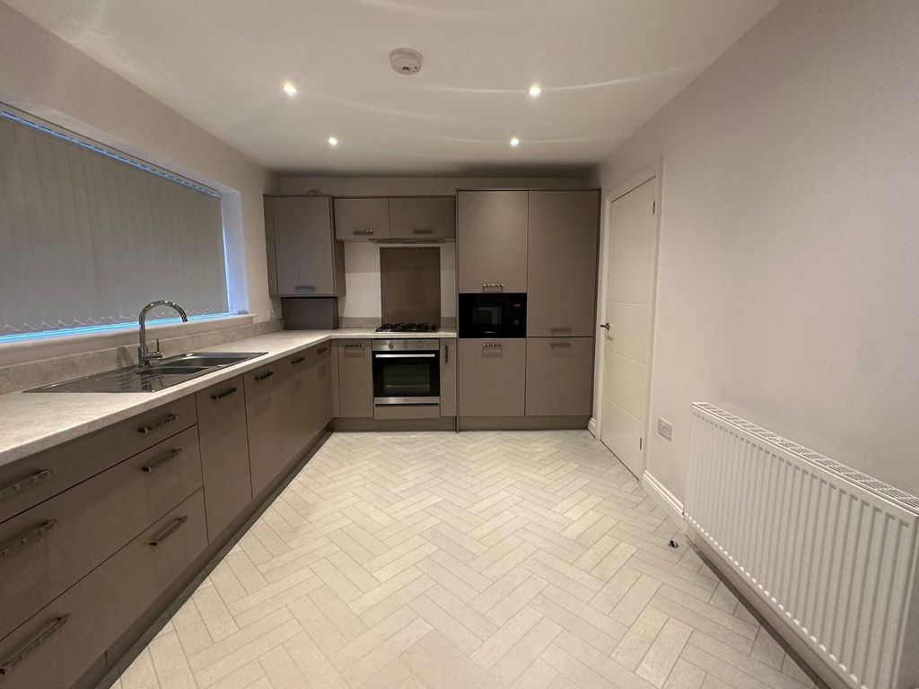 Property photo 3 of 14 Picture No. 16