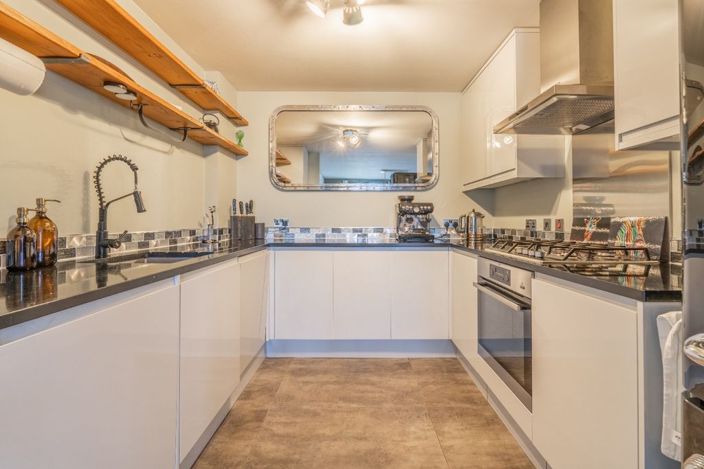 Property photo 3 of 25 4851573