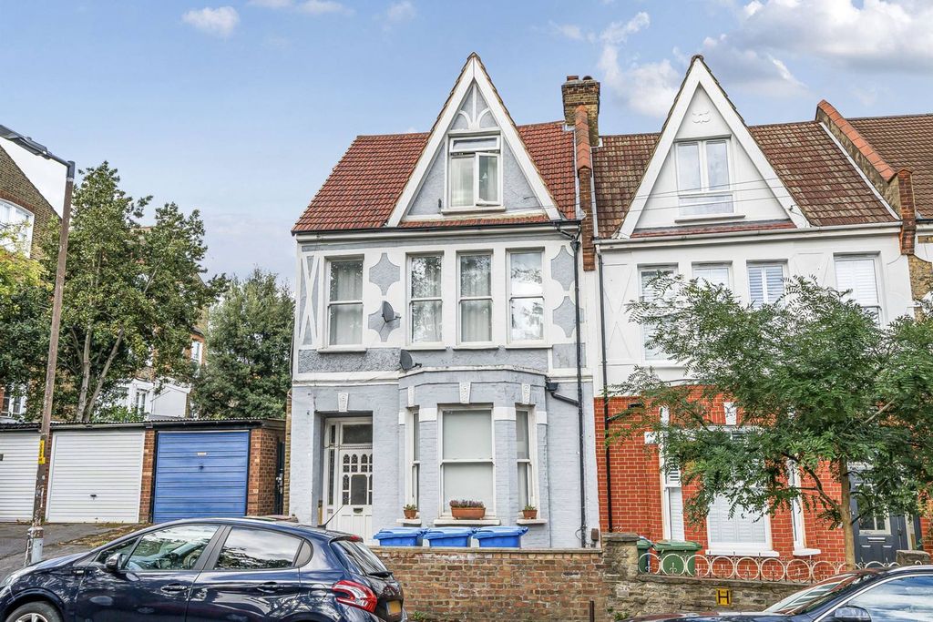 Property photo 2 of 37
