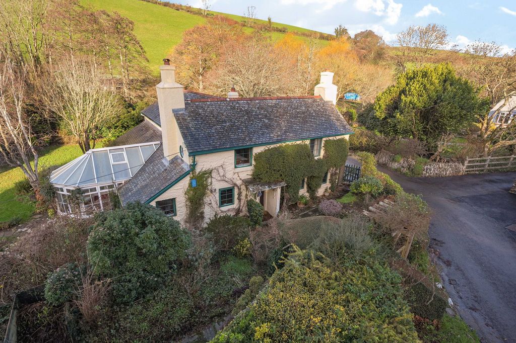 Property photo 3 of 32