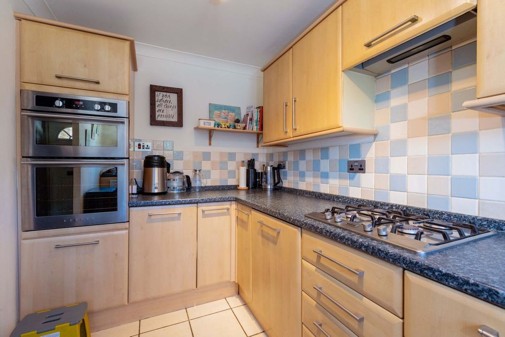 Property photo 3 of 16