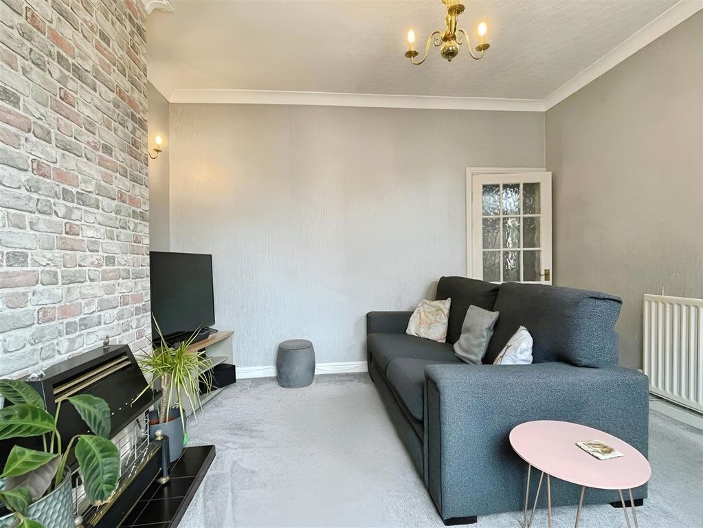 Property photo 3 of 19 Living Room