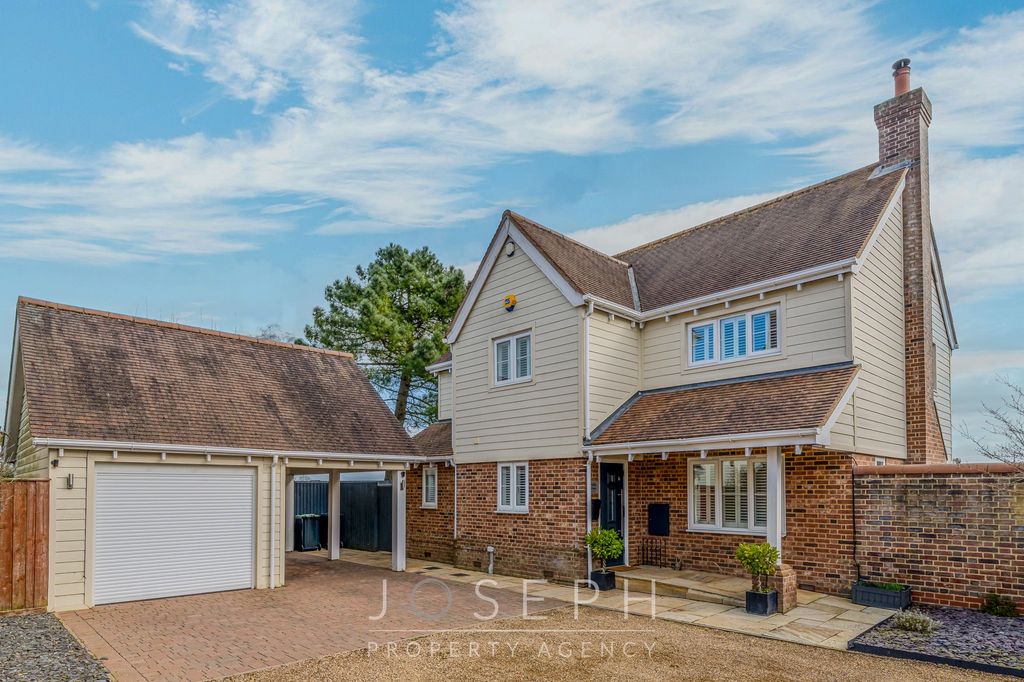 Property photo 1 of 27