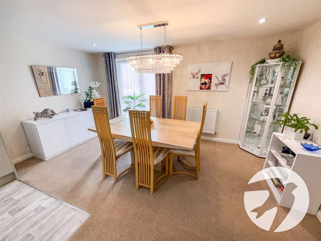 Property photo 3 of 11 Picture No. 06