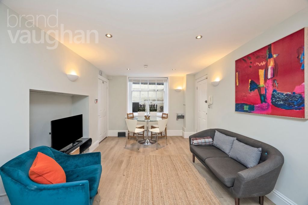 Property photo 2 of 18 Picture No. 54