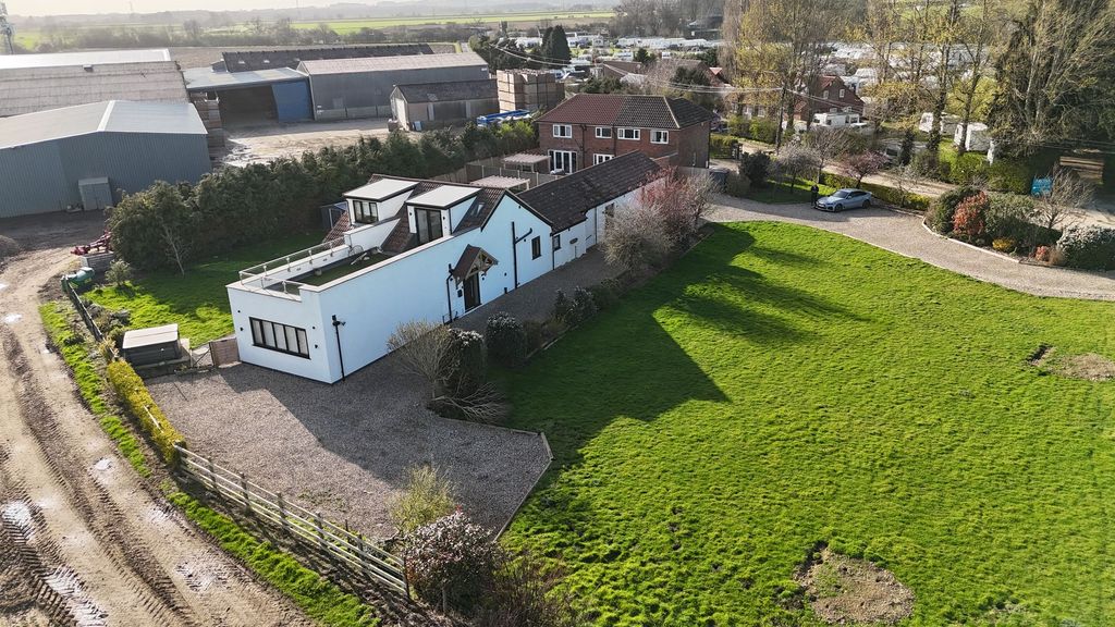 Property photo 2 of 65