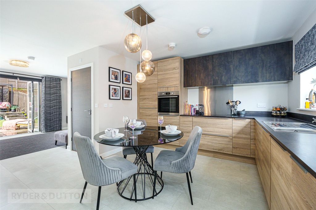 Property photo 2 of 21 Kitchen Diner