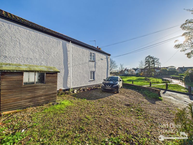 Property photo 2 of 14 Parking