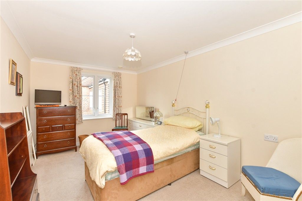 Property photo 3 of 6 Bedroom