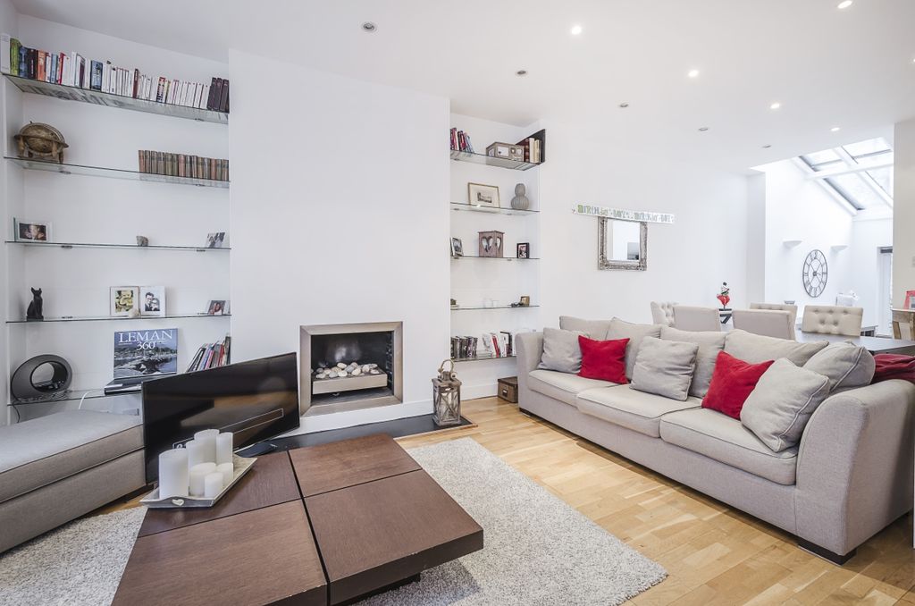 Property photo 1 of 15 12-Mimosa-Street-002