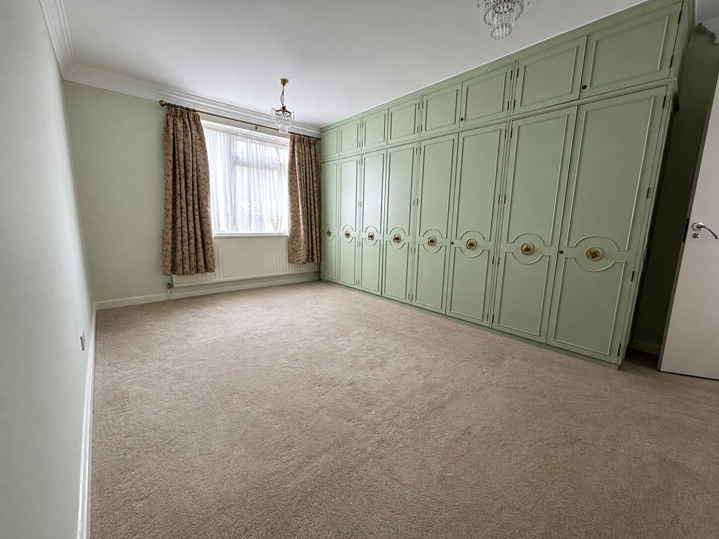 Property photo 3 of 12 Photo 9