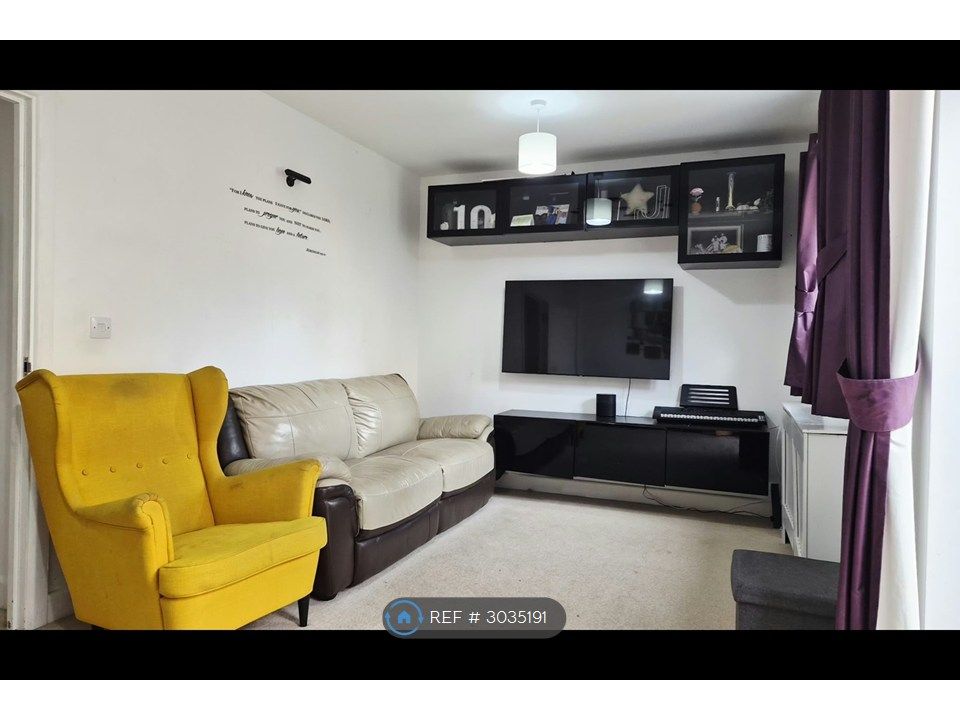 Property photo 3 of 13 Living Room