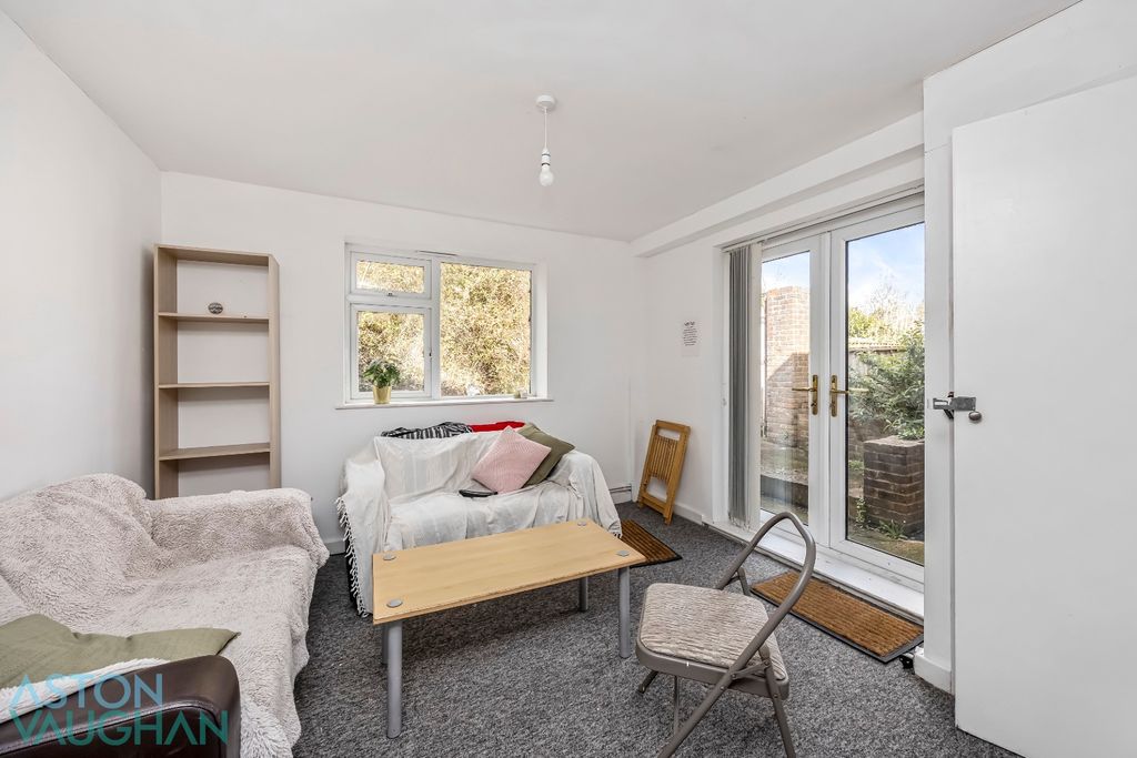 Property photo 2 of 18 4629431