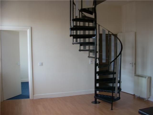 Property photo 2 of 6 Landing