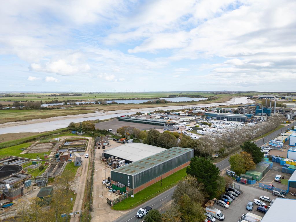 Property photo 2 of 8