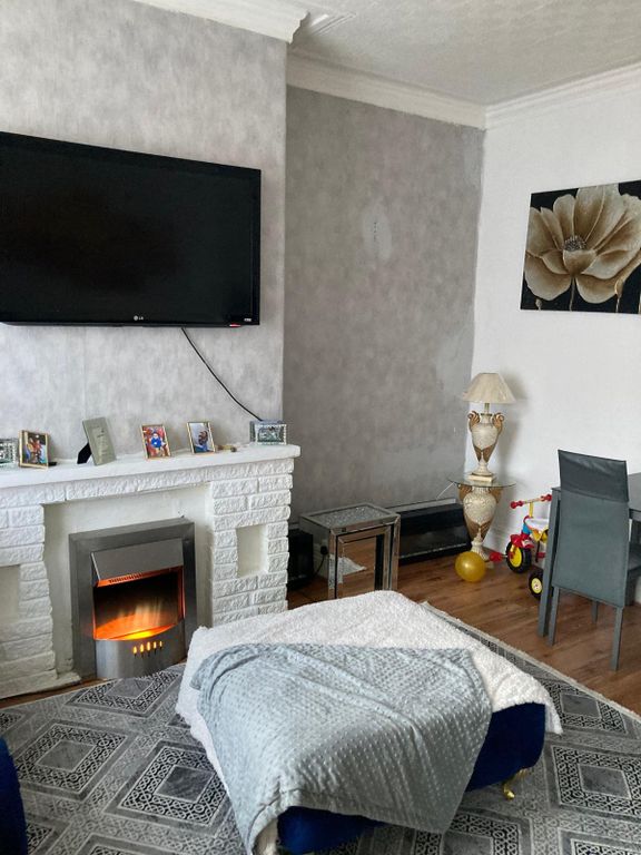 Property photo 2 of 8