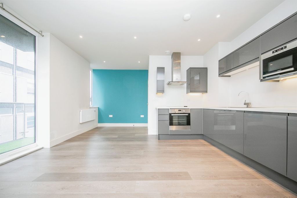 Property photo 3 of 15