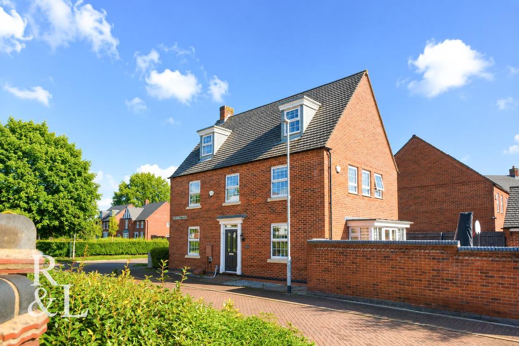 Property photo 1 of 27 Royston&Lund (1).Jpg