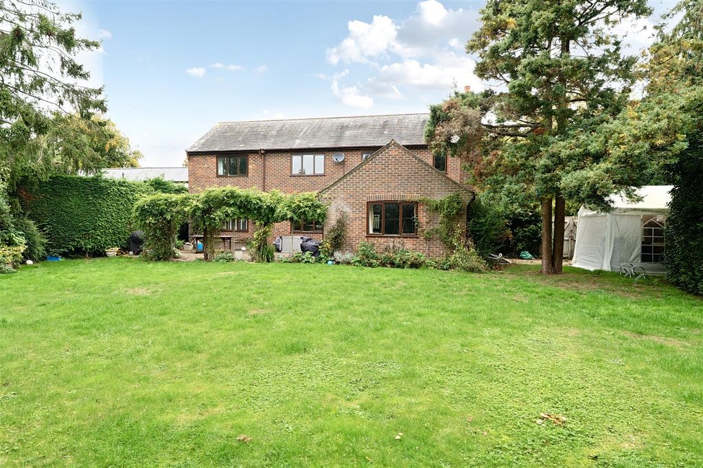 Property photo 1 of 25 1358271-23-68d67Cb4Da7Fd-Arw.Jpg