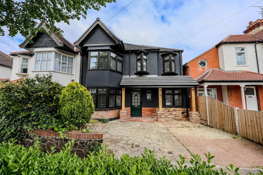 Property photo 2 of 30