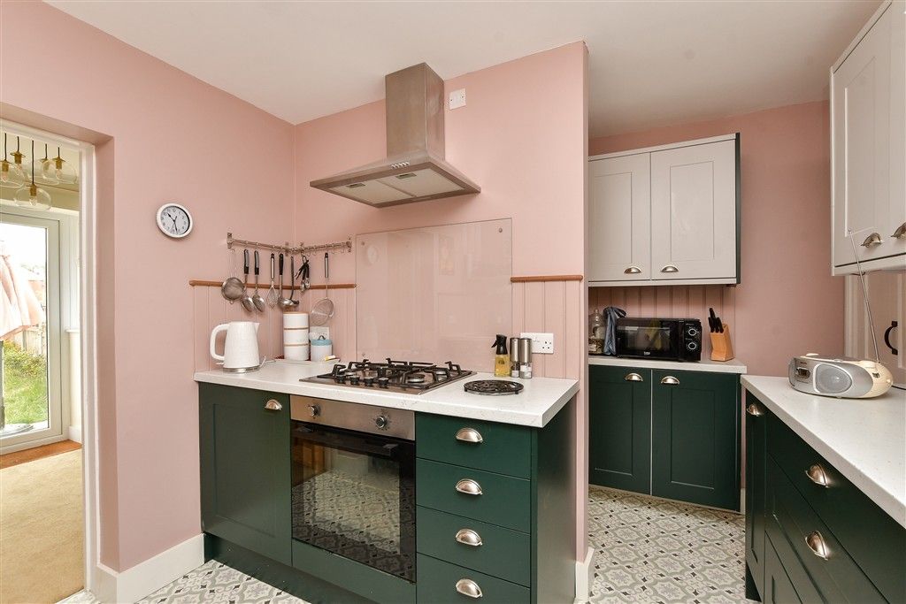 Property photo 3 of 12 Kitchen