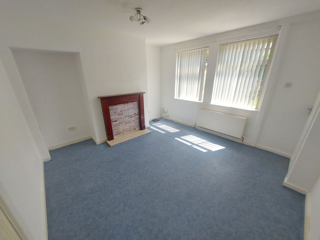 Property photo 2 of 8 Photograph 2