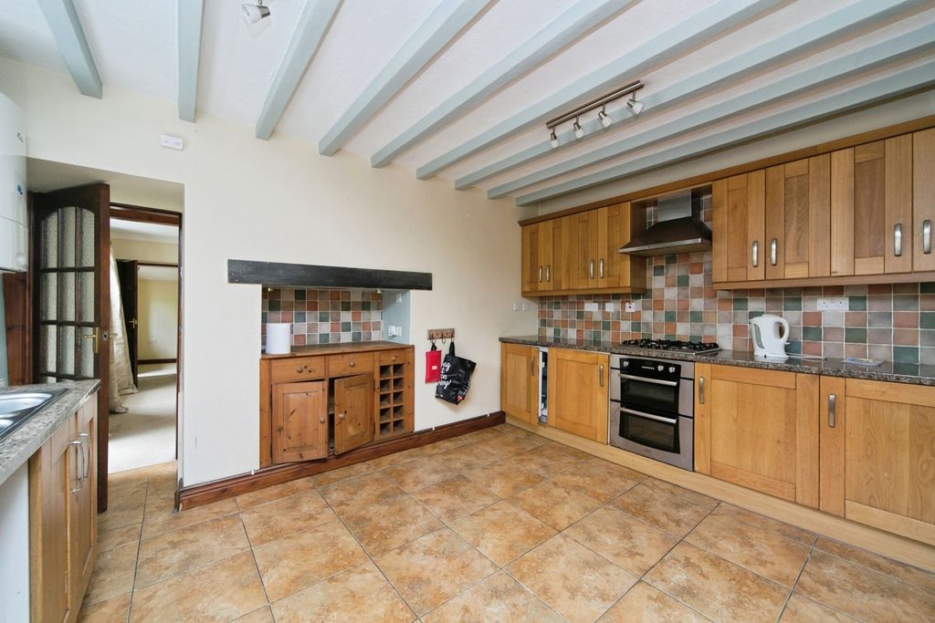 Property photo 3 of 17 Photo
