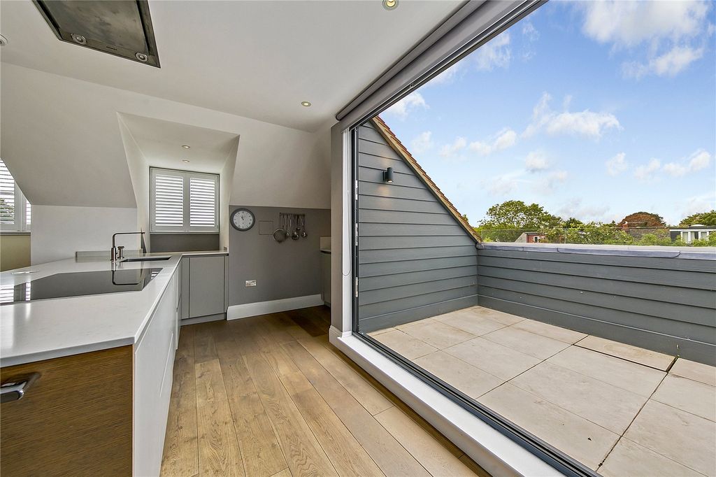 Property photo 3 of 21 Picture No. 07