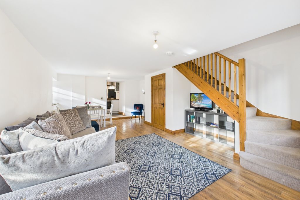 Property photo 3 of 20 Living Area