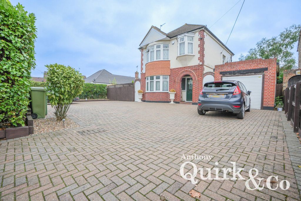 Property photo 2 of 17