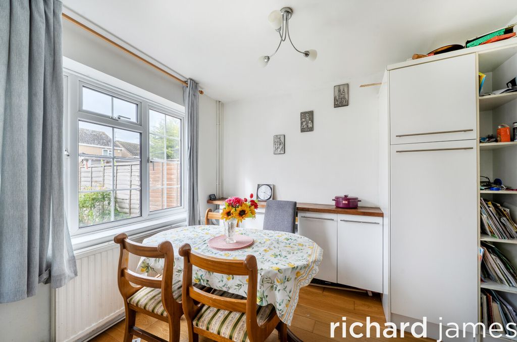 Property photo 3 of 15 04F731565Ceb405Fb93Aec14E38E4B1F