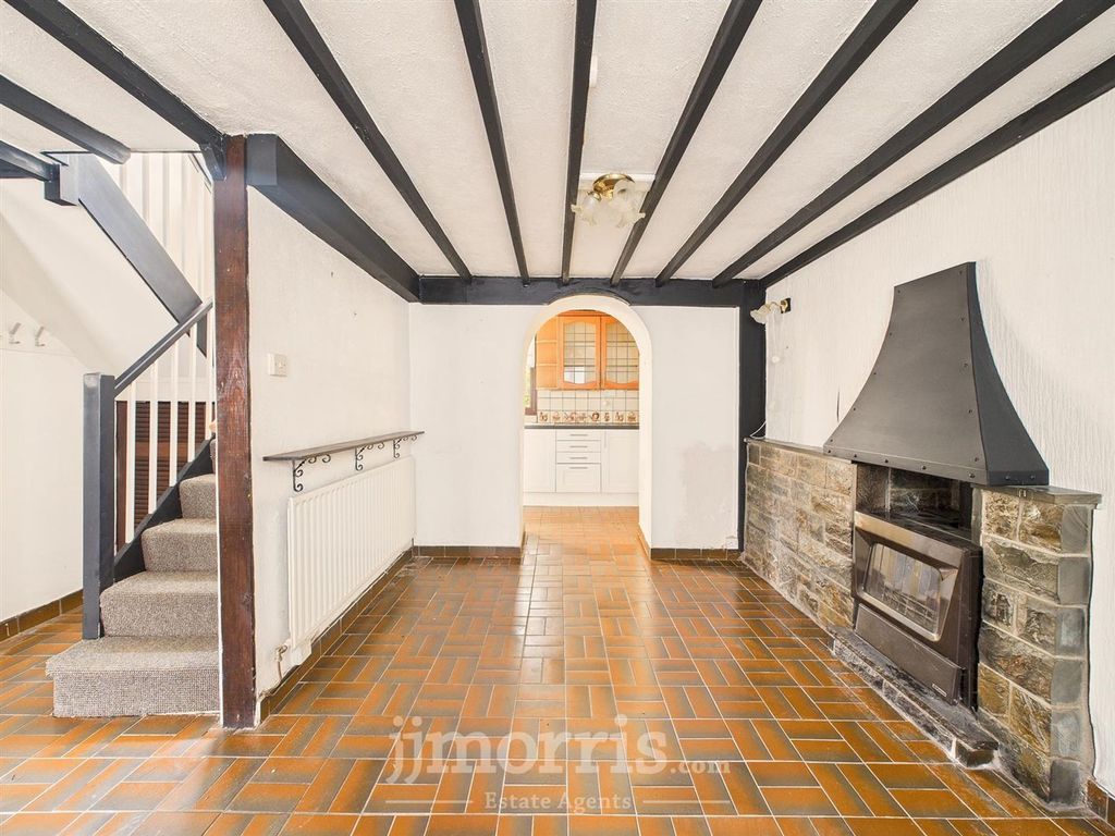 Property photo 2 of 21 Sitting Room