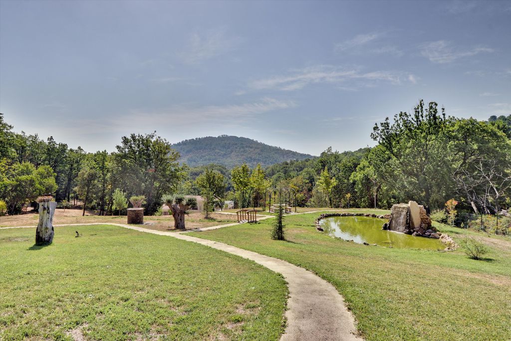 Property photo 3 of 17 Villa For Sale In Th