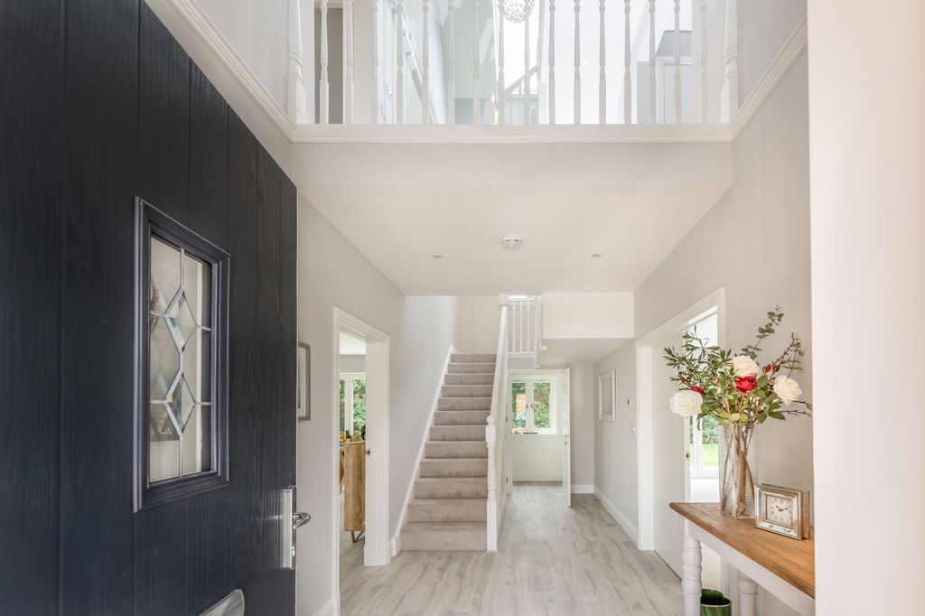 Property photo 3 of 8