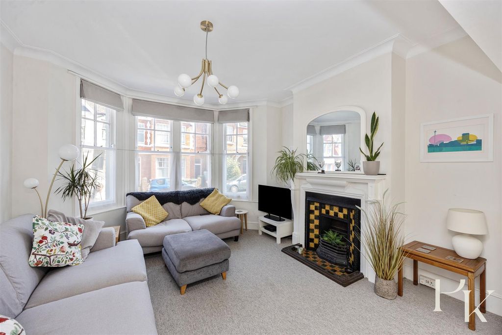 Property photo 2 of 19