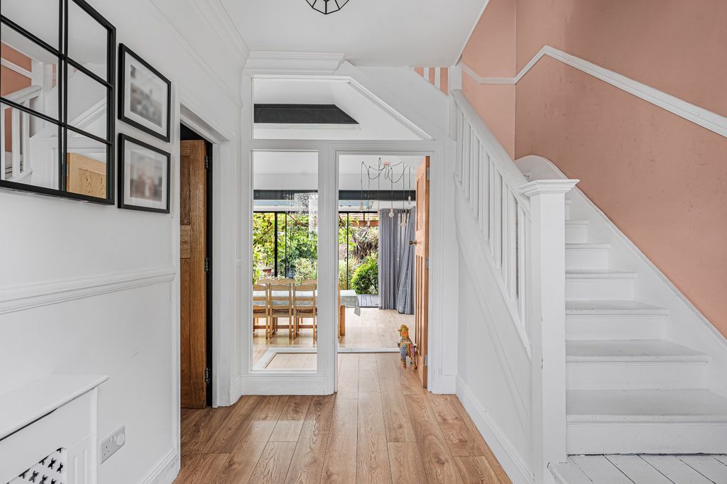 Property photo 2 of 16 Entrance