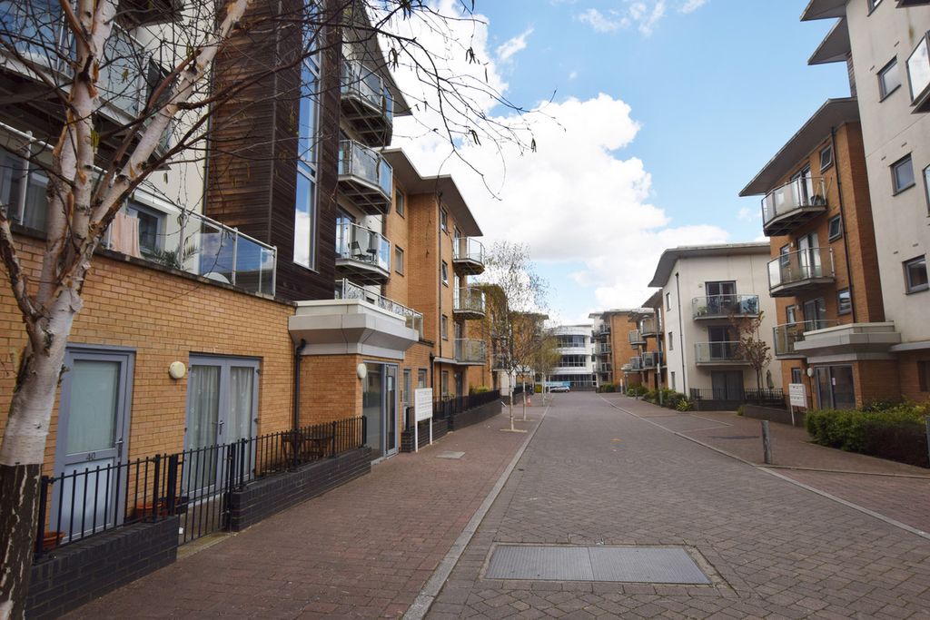 Property photo 3 of 11