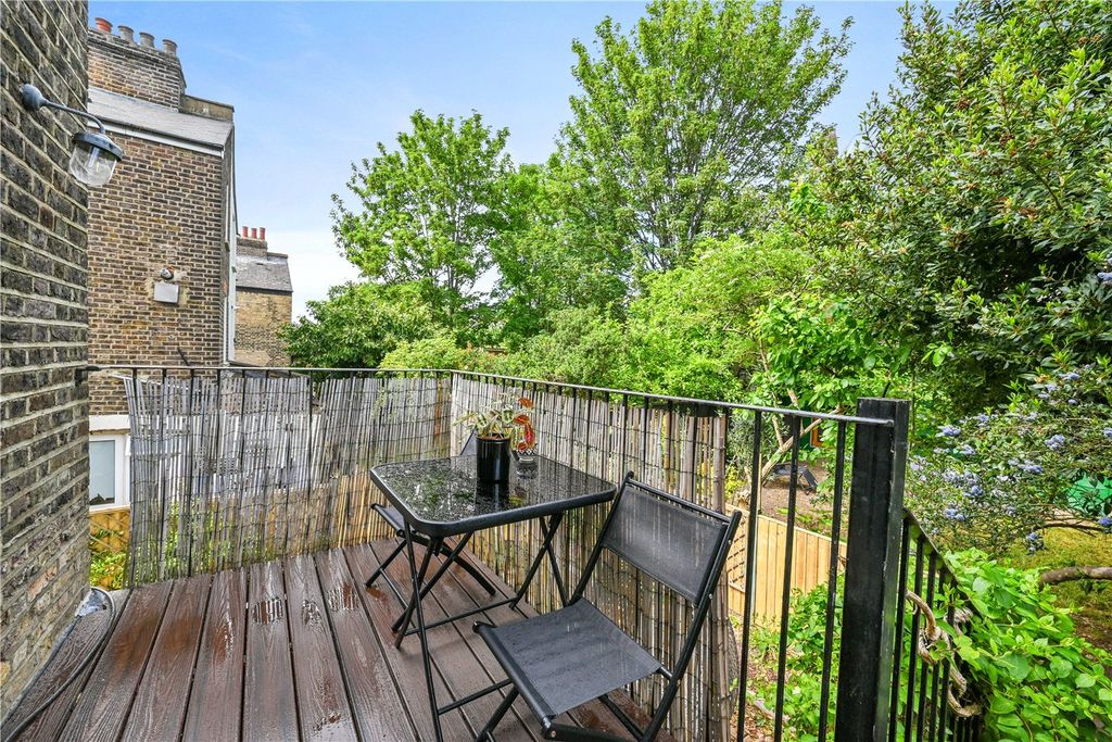 Property photo 3 of 15 Picture No. 02