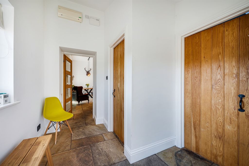 Property photo 3 of 31 Hallway