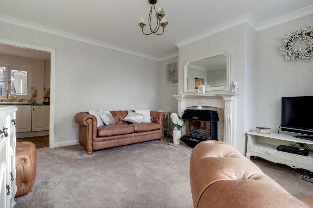 Property photo 3 of 19 3- Rob Hammond Ewemove Pontefract