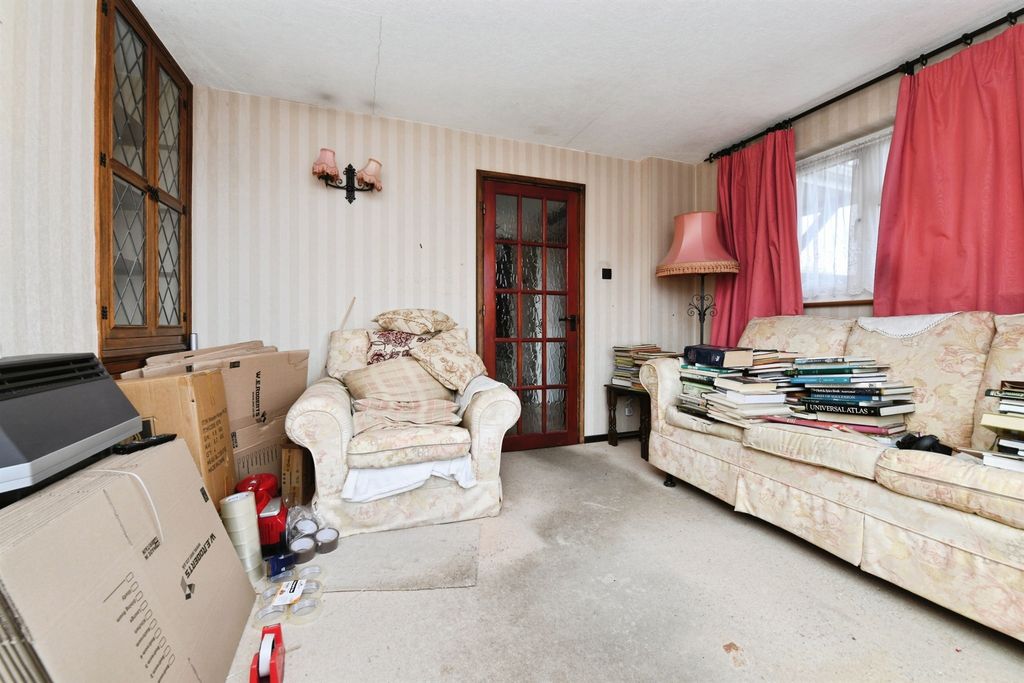 Property photo 2 of 16