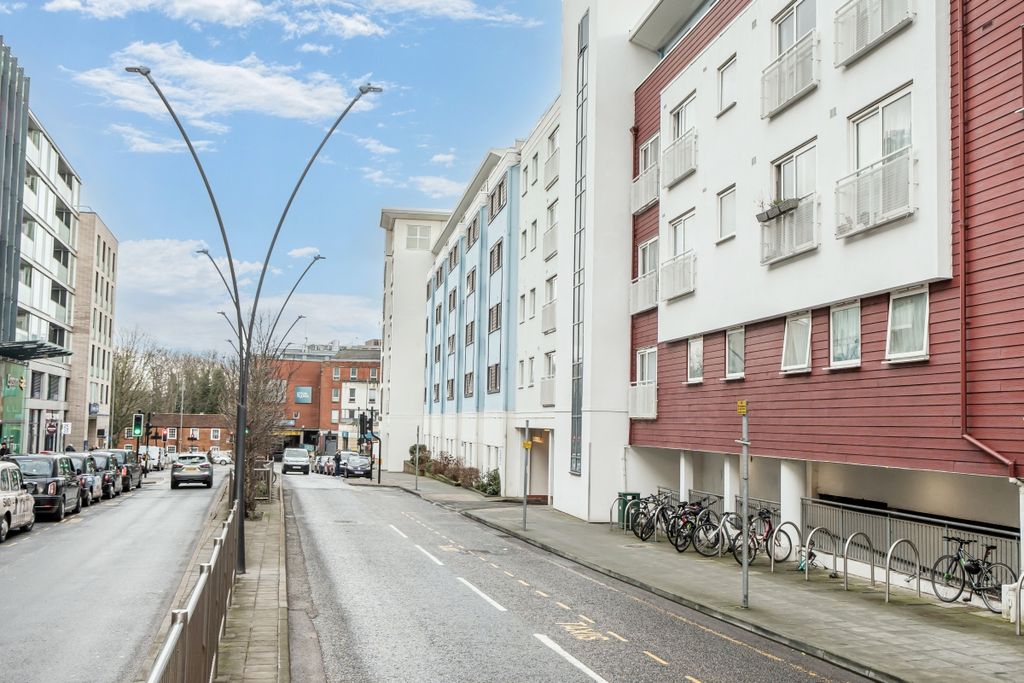 Property photo 2 of 11