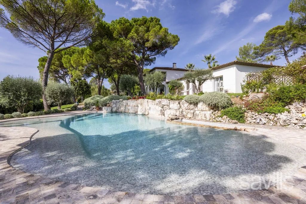 Property photo 1 of 15 Exceptional Property In A Private Green Haven