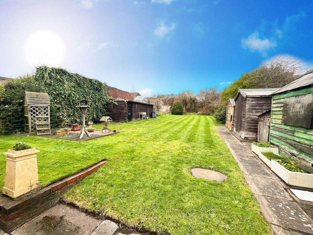 Property photo 2 of 32