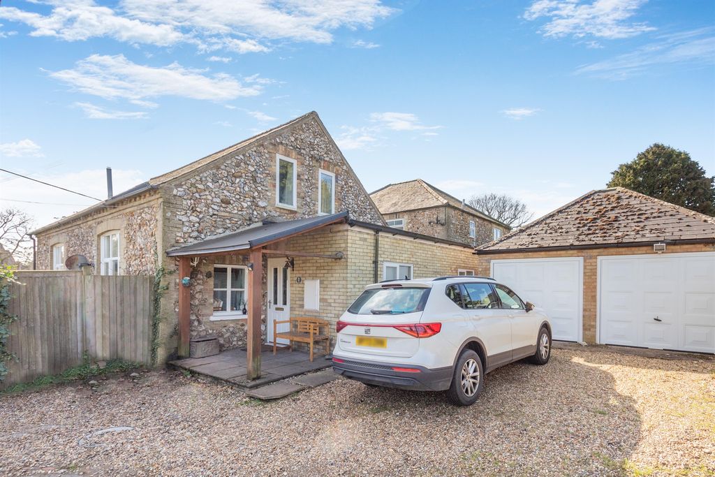 Property photo 2 of 13