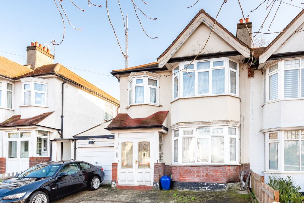 Property photo 1 of 8