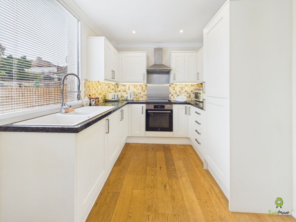 Property photo 3 of 16 Presented By Clinton At Ewemove Bexleyheath And Da