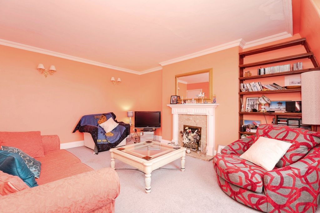 Property photo 3 of 9 Pbox-Img.Jpg
