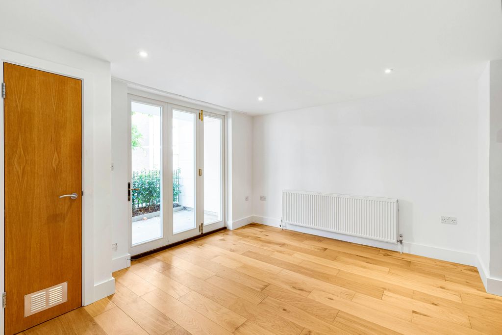 Property photo 3 of 10 Daniel_Watneyst_John_Street4.Jpg